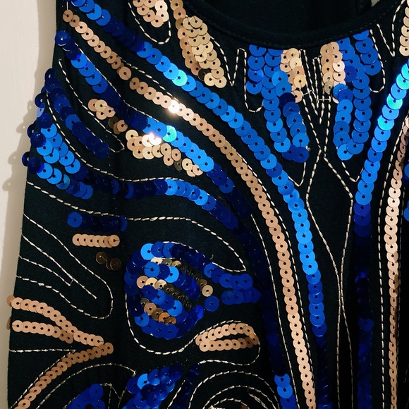 🌺 Multi color sequin sleeveless top - Picture 3 of 4